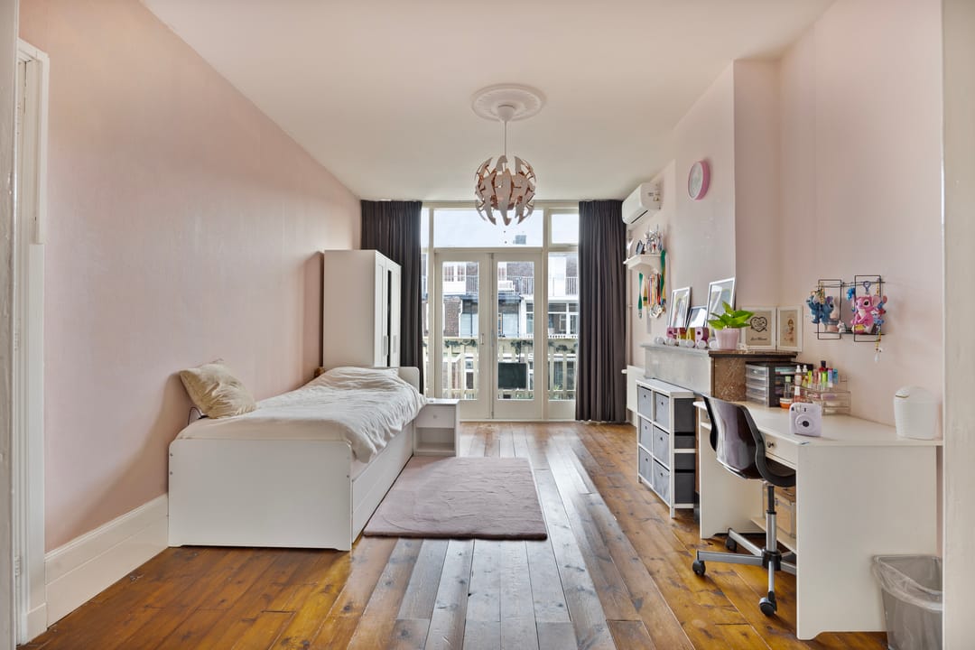 Photo 16 of Van Ostadelaan 46