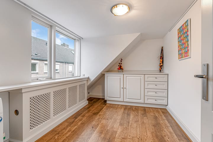 Foto 28 van Van Hogendorpstraat 118