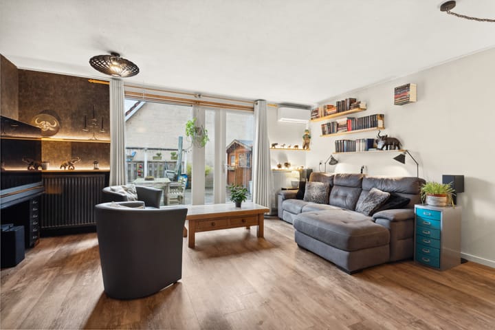 Foto 2 van Weidekruidveld 53