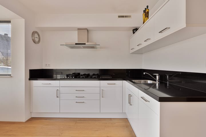 Foto 18 van Johan Huizingastraat 110