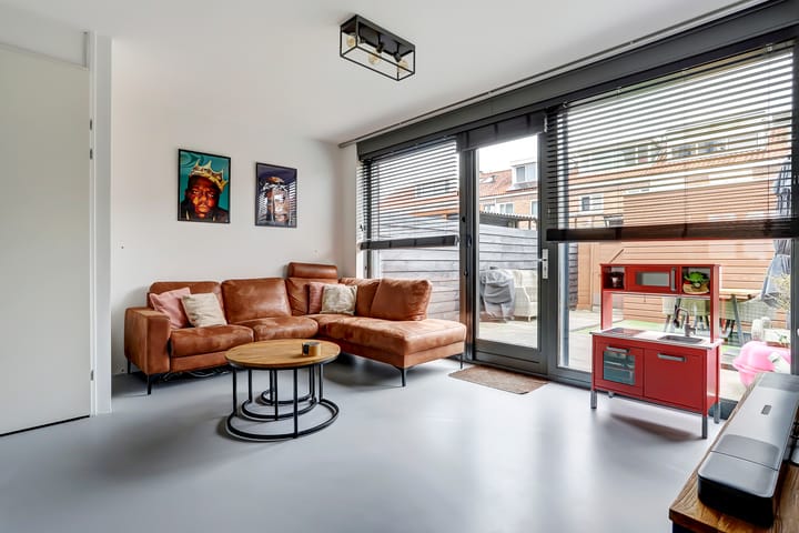 Foto 7 van Uiverplein 11