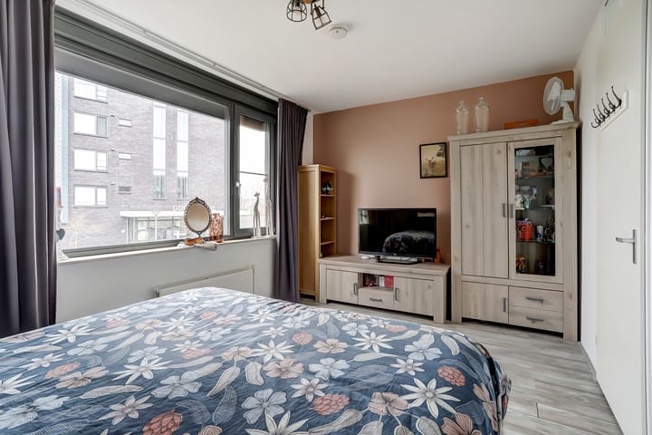 Foto 16 van Uiverplein 11