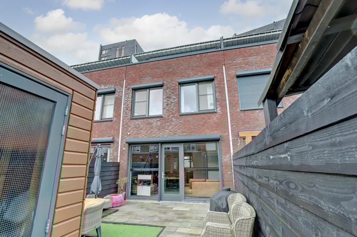 Foto 30 van Uiverplein 11