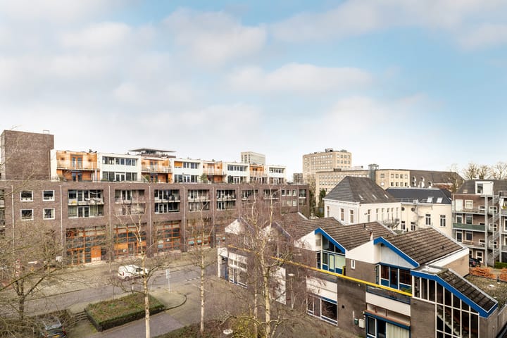 Foto 29 van Adriaan van Bergenstraat 306