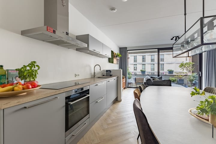 Foto 10 van Madridstraat 53