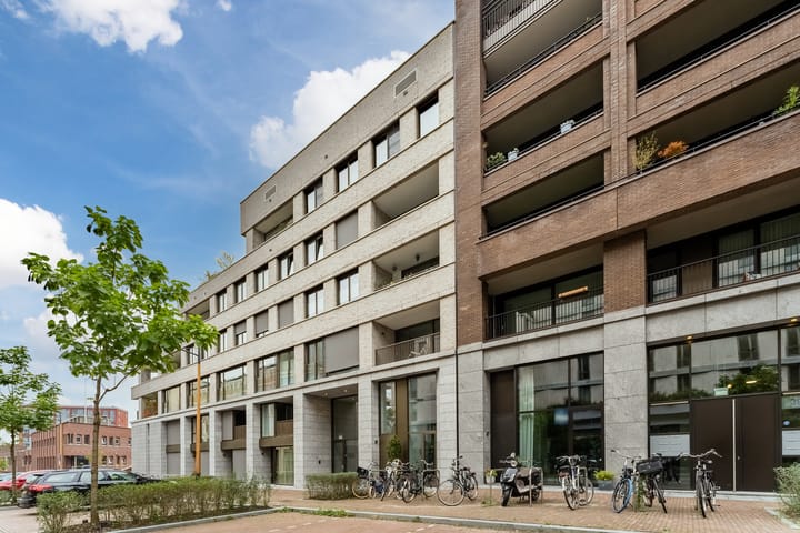 Foto 44 van Madridstraat 53