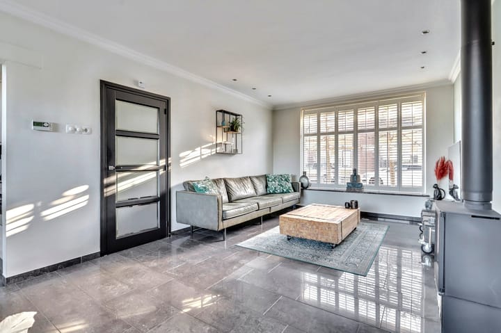 Foto 6 van Van Brederodestraat 12