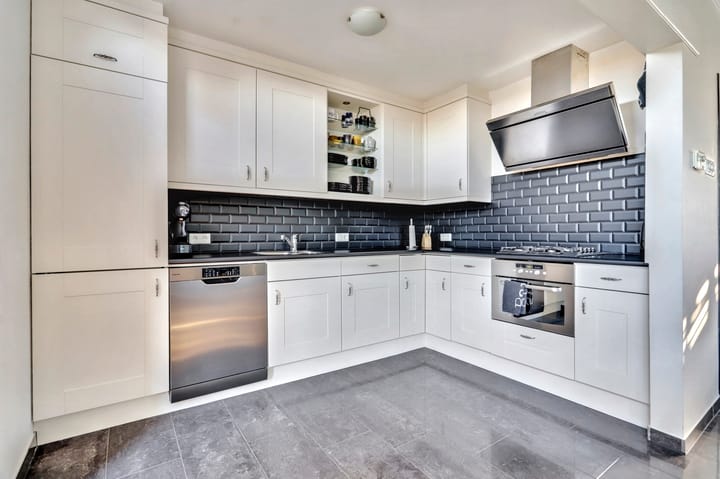 Foto 11 van Van Brederodestraat 12