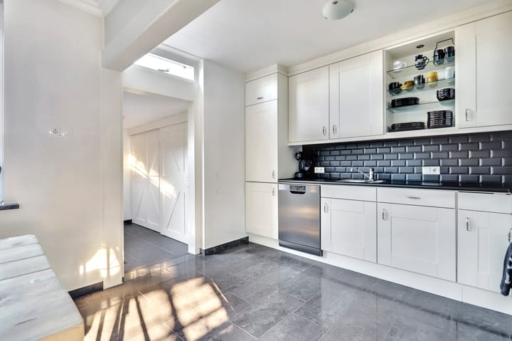 Foto 12 van Van Brederodestraat 12