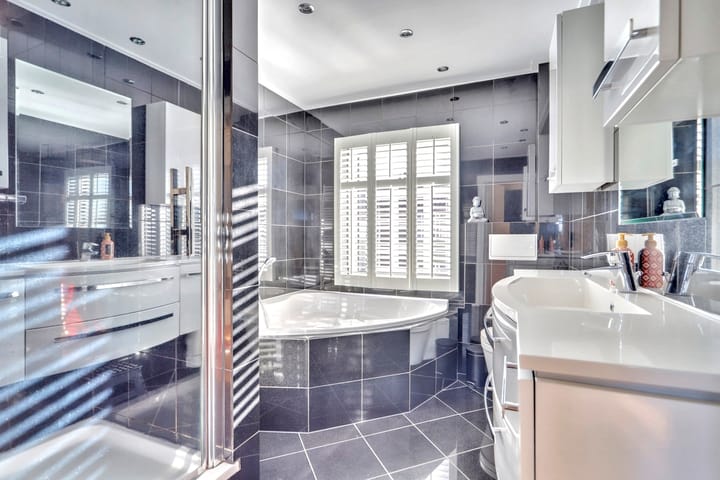 Foto 26 van Van Brederodestraat 12