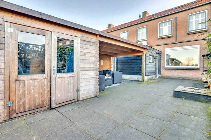 Foto 34 van Van Brederodestraat 12