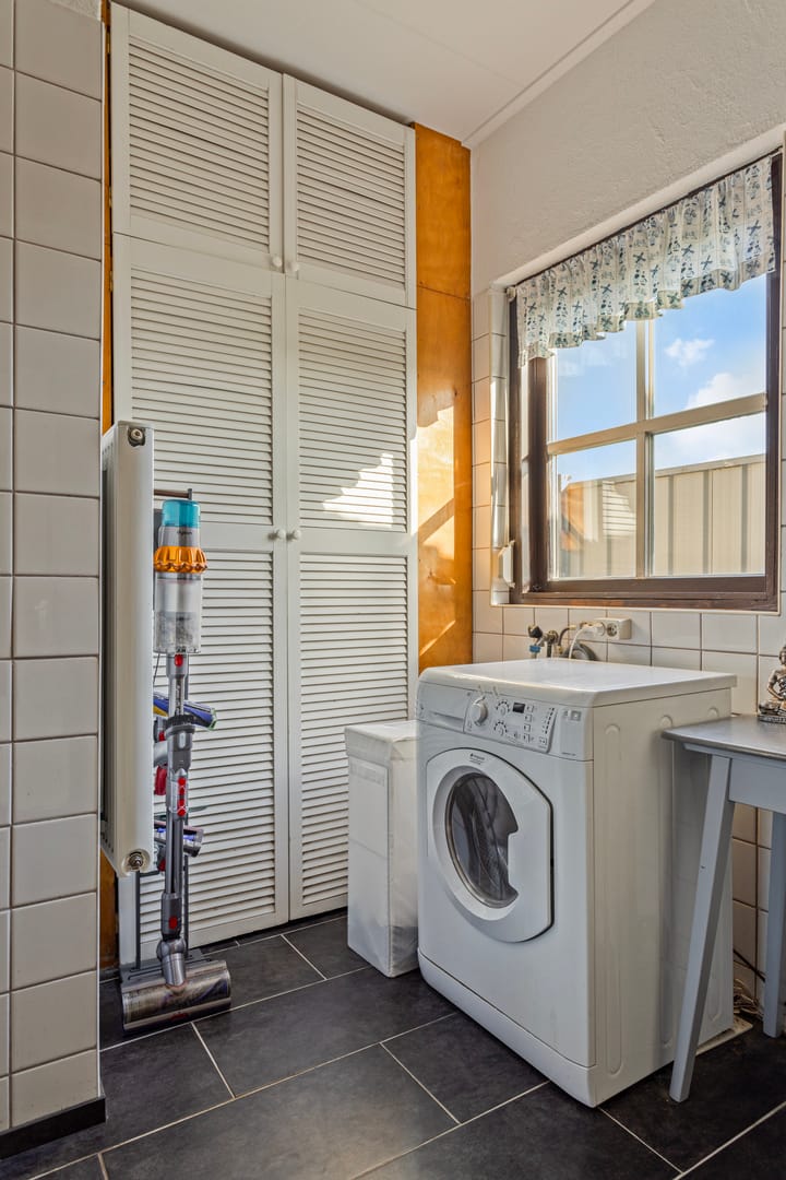 Photo 15 of Biezenstraat 24