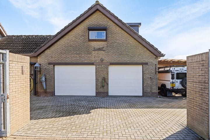 Photo 32 of Biezenstraat 24