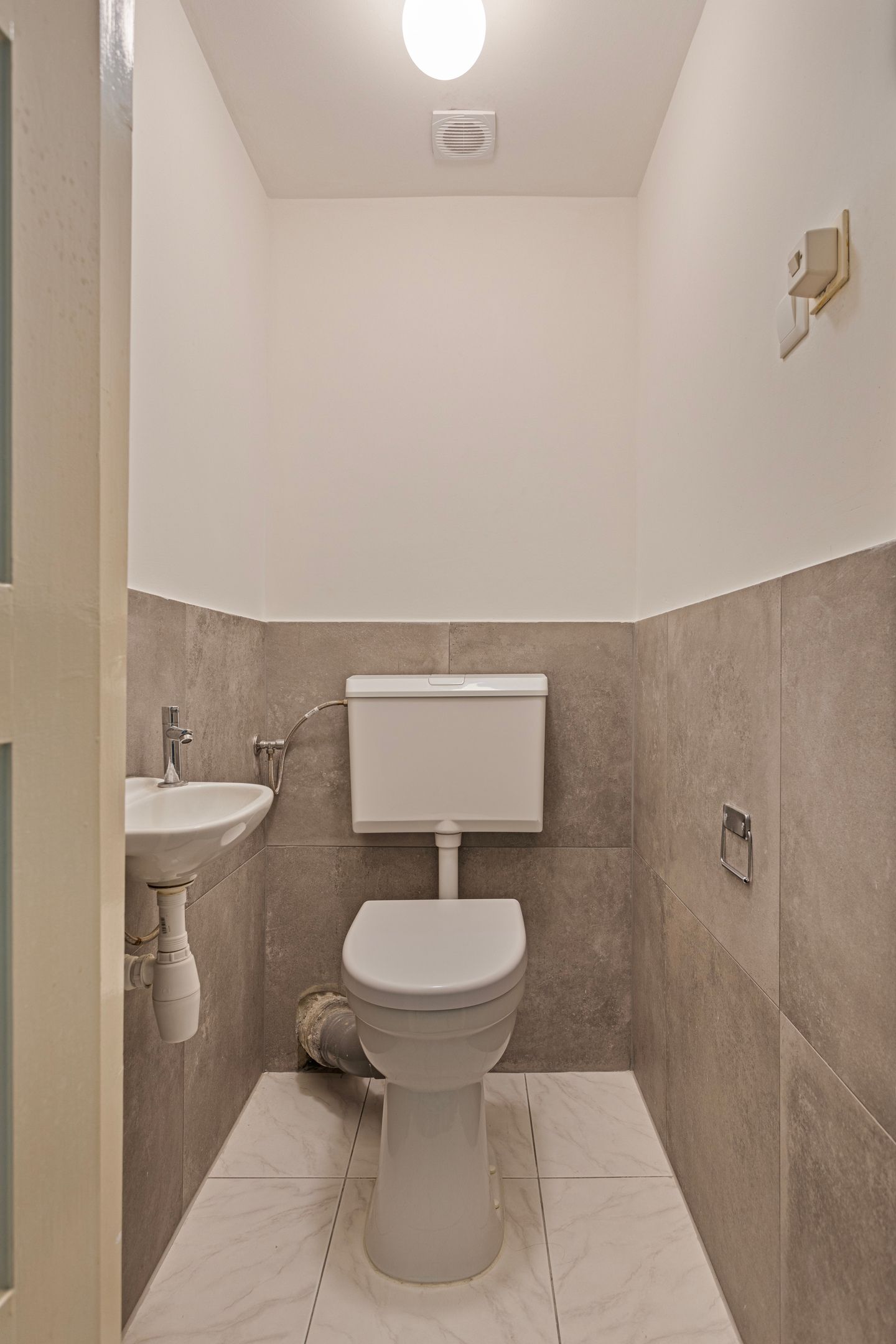 Photo 10 of van Zegwaardstraat 352