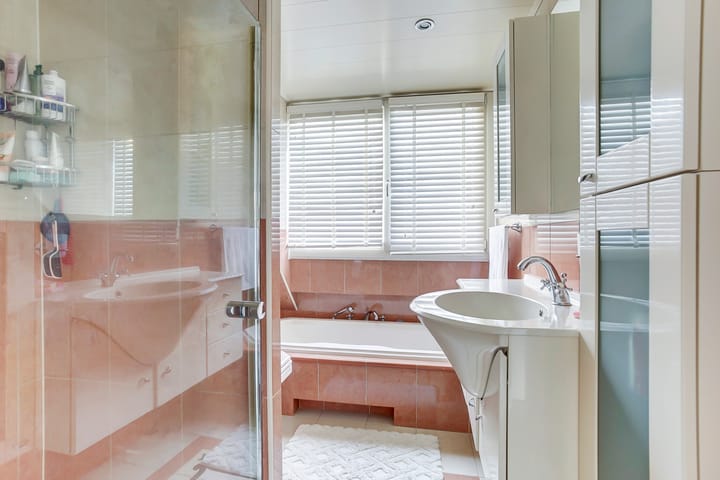 Foto 12 van van Neslaan 36