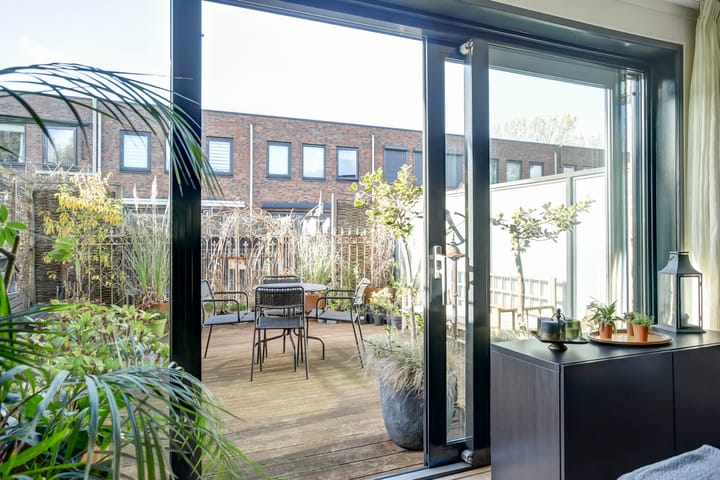 Foto 18 van Willem Hedastraat 151