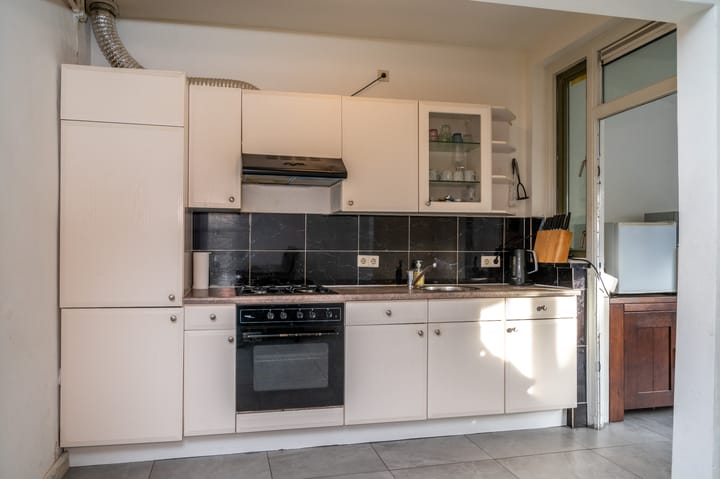 Photo 9 of Varenstraat 29