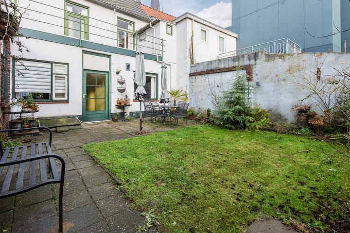 Foto 28 van Maasstraat 2