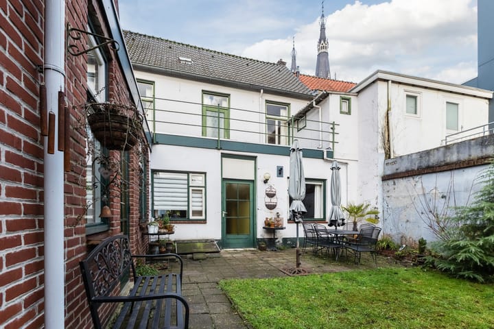 Foto 30 van Maasstraat 2