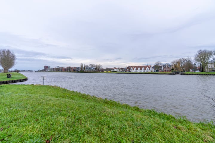 Foto 51 van Stationsweg 65