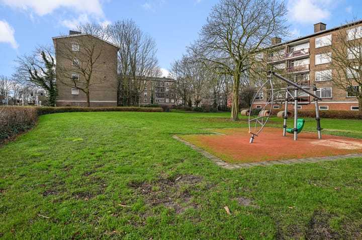 Foto 28 van Ruysdaelstraat 142