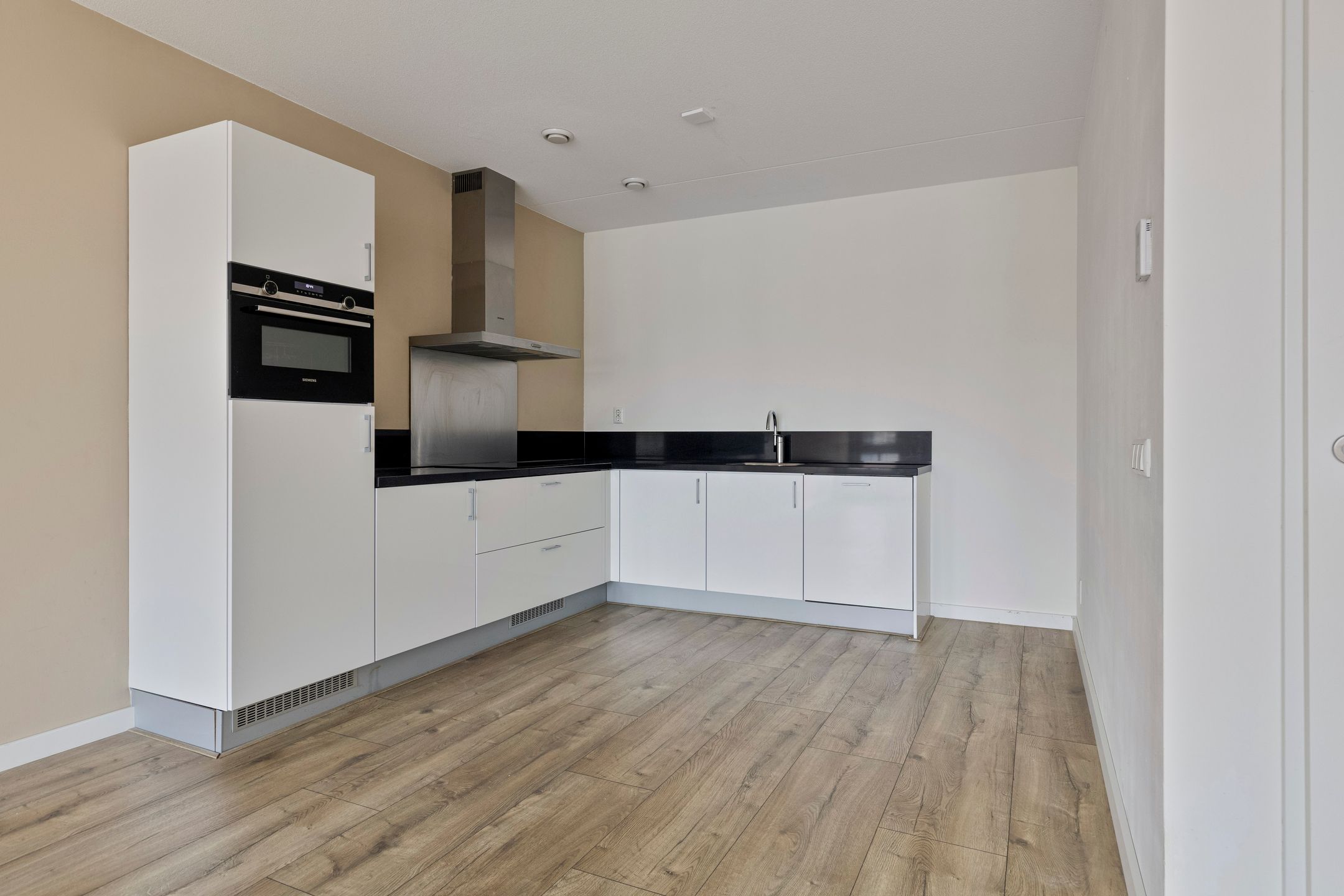 Photo 12 of De Klok 353