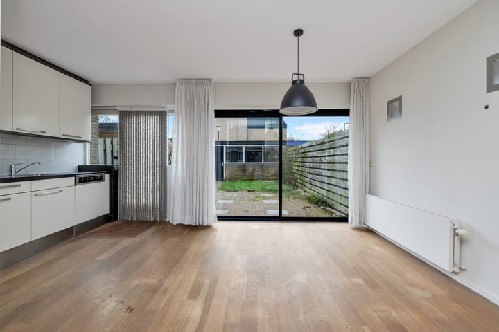 Foto 8 van Plevierstraat 56