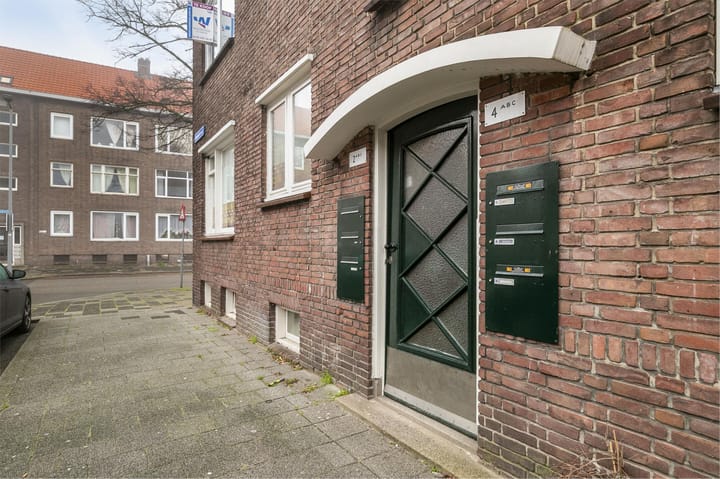 Foto 13 van Madeliefstraat 4-C