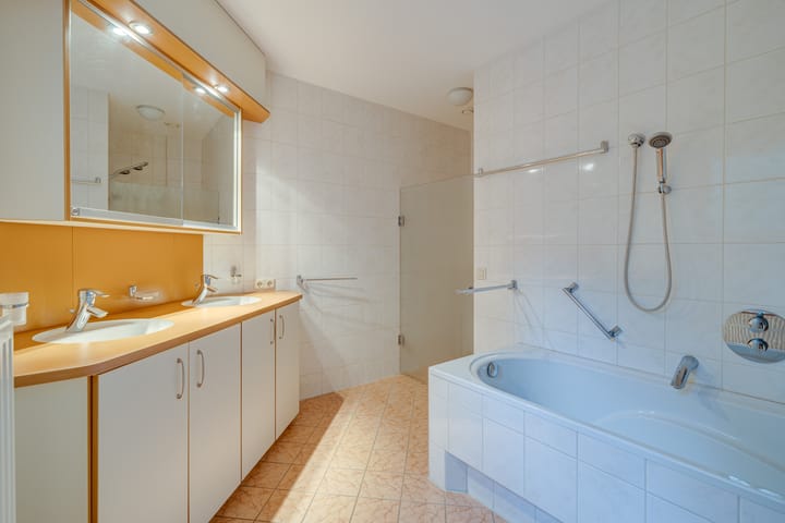 Foto 30 van Frederik Hendriklaan 28