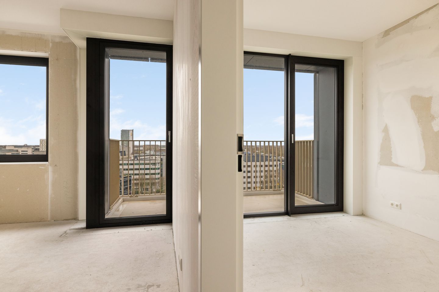 Foto 20 van Mies van der Rohestraat 305