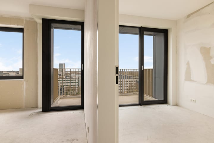 Foto 20 van Mies van der Rohestraat 305