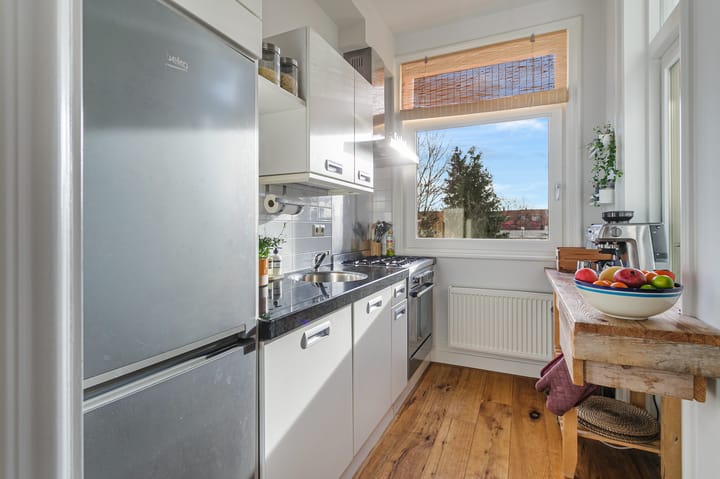 Photo 9 of Vrolikstraat 150-3