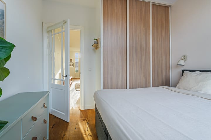 Photo 15 of Vrolikstraat 150-3