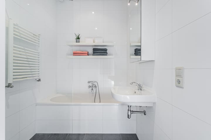 Photo 18 of Vrolikstraat 150-3