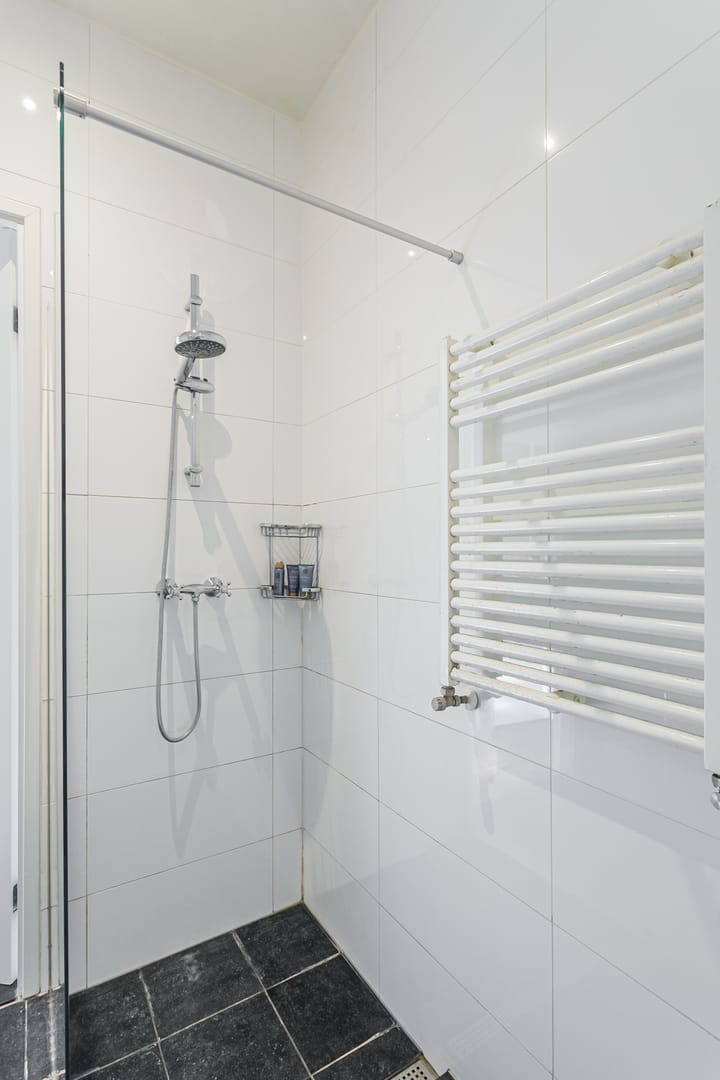 Photo 19 of Vrolikstraat 150-3