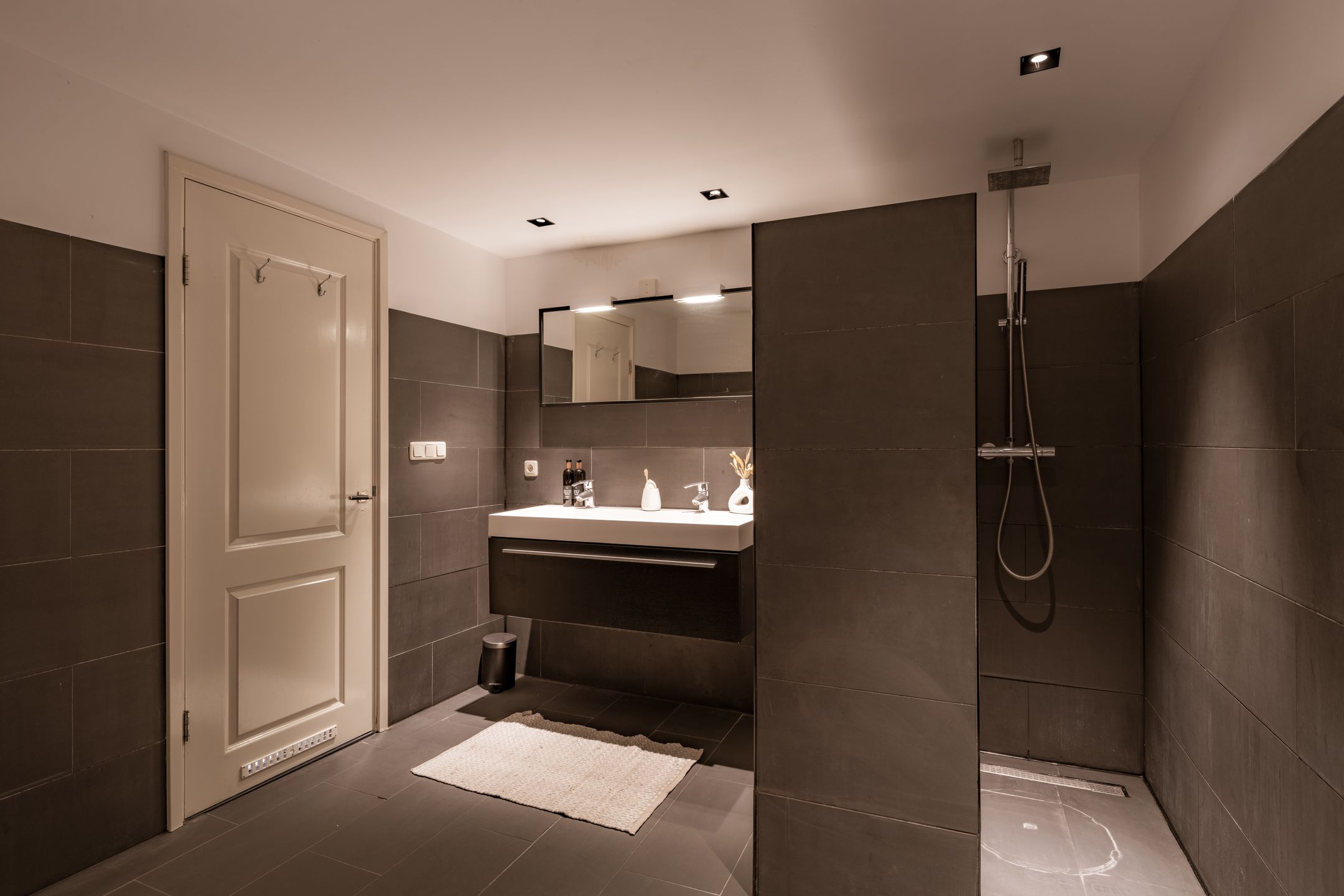 Foto 33 van Kanaalstraat 83-3