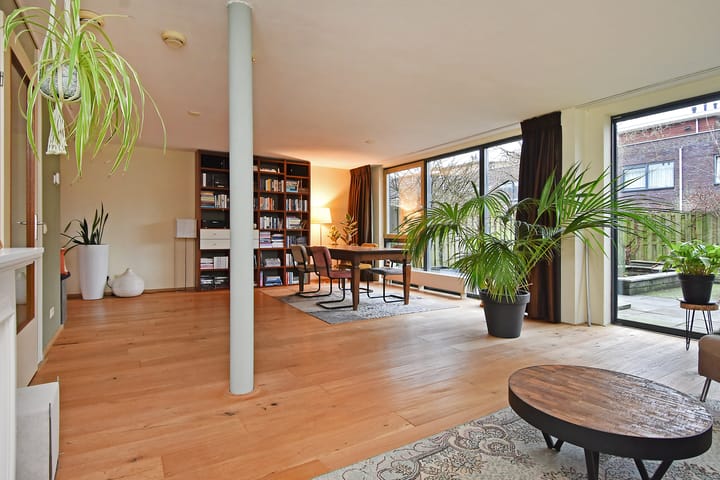 Foto 18 van Achtmanstraat 1