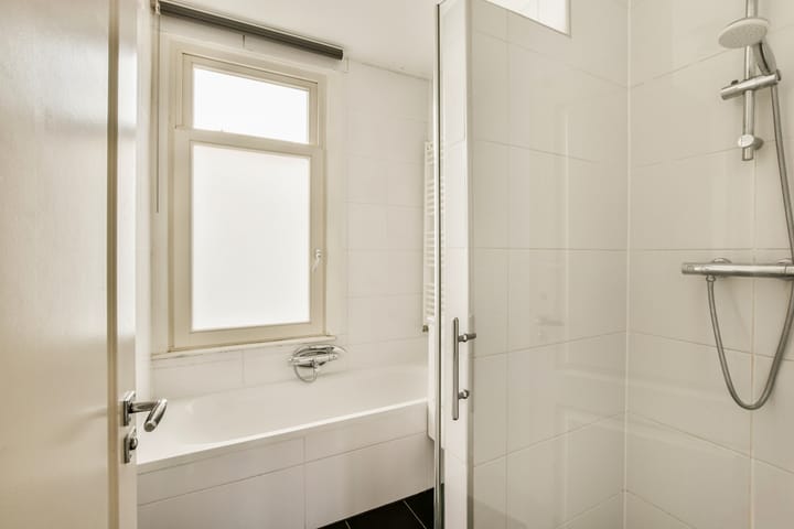 Photo 16 of Van Spilbergenstraat 17-2