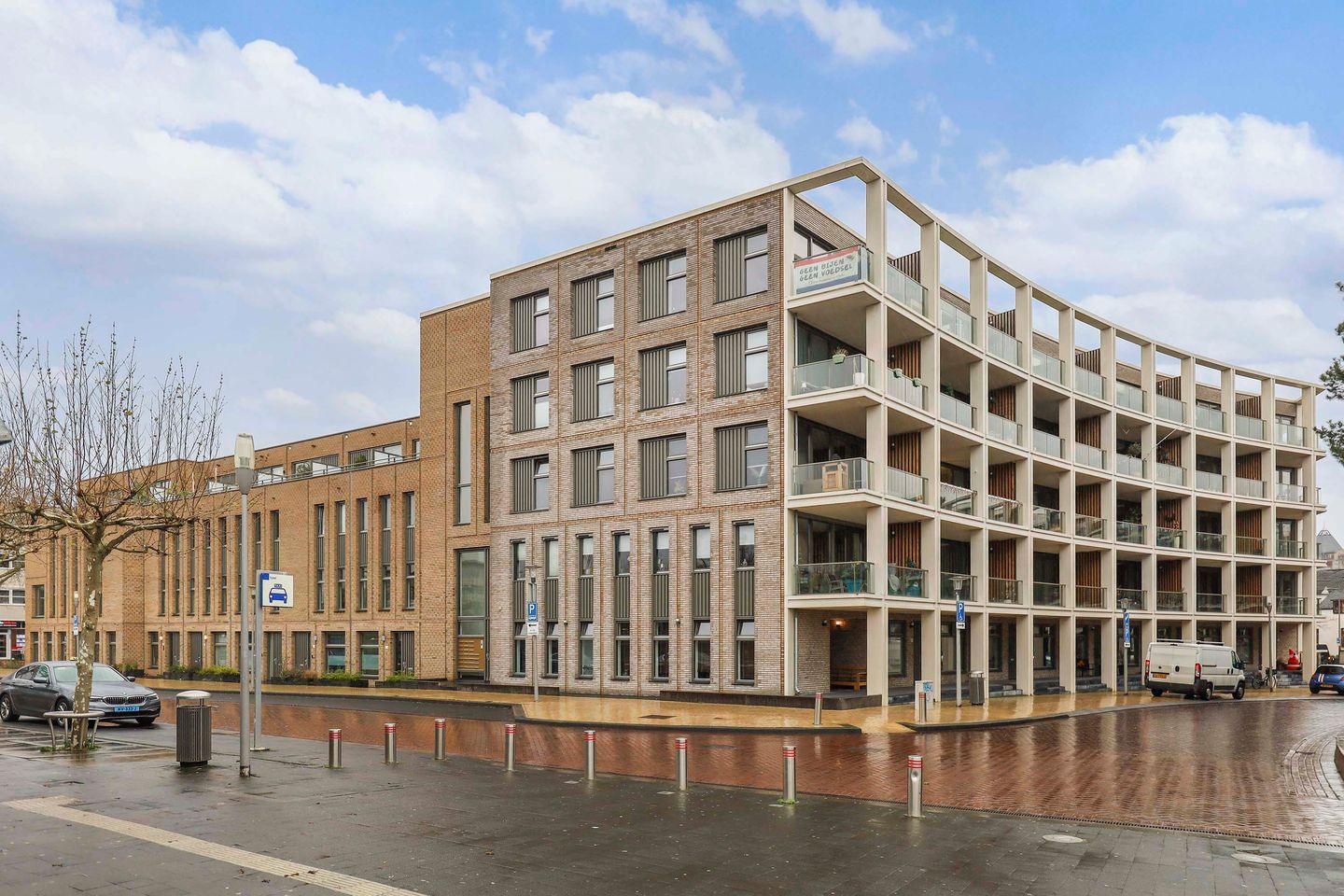 Foto 1 van Stationsplein 55