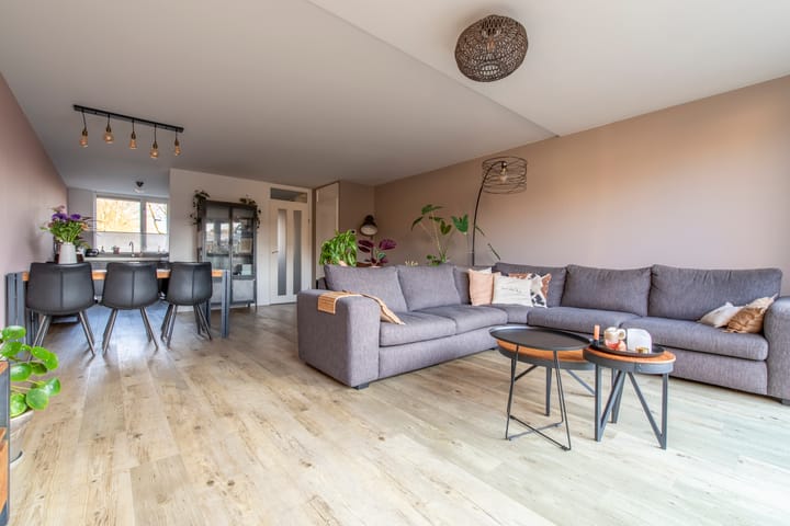 Photo 8 of Wezellaan 10