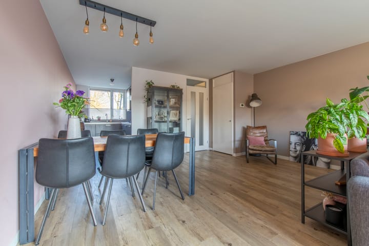 Photo 11 of Wezellaan 10