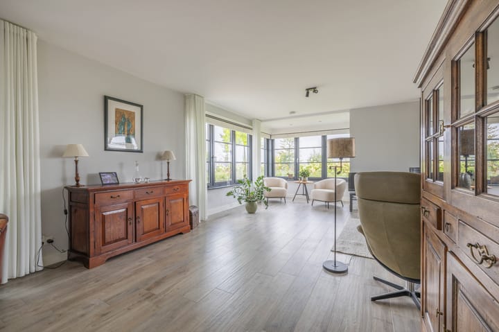 Foto 10 van Elise van Calcarhof 2