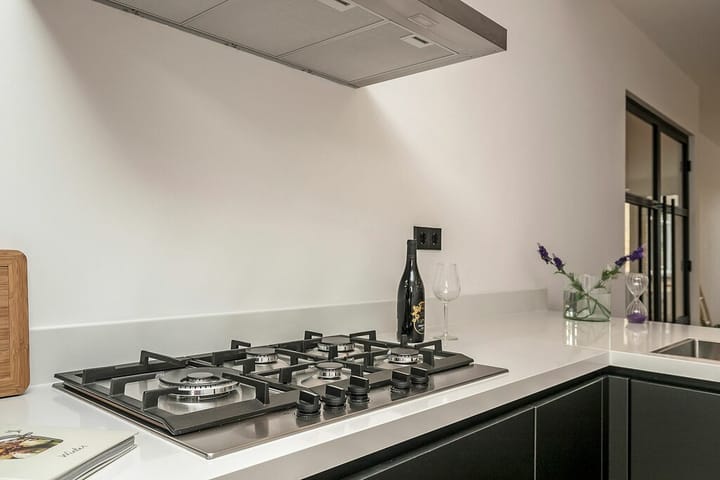 Foto 8 van Van Heutszstraat 99