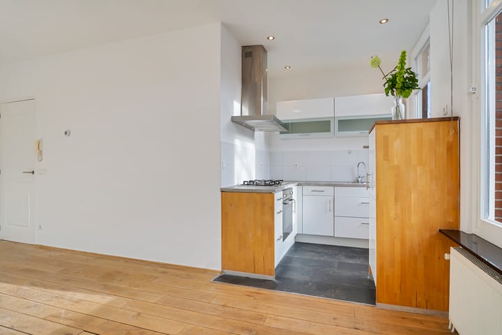 Foto 13 van Dirk van Wassenaarstraat 18-B