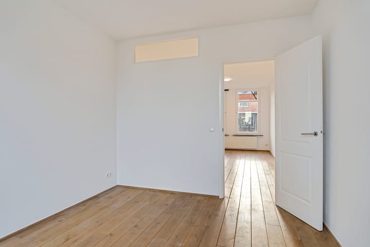 Foto 20 van Dirk van Wassenaarstraat 18-B