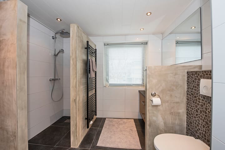 Photo 6 of Veeneslagen 91