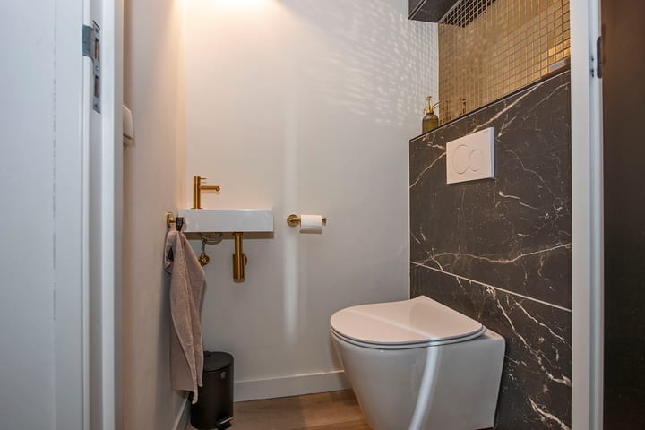 Photo 9 of Veeneslagen 91