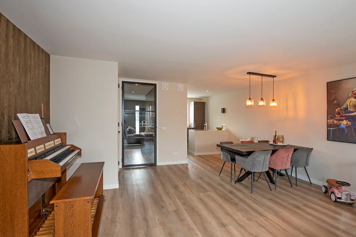 Photo 10 of Veeneslagen 91