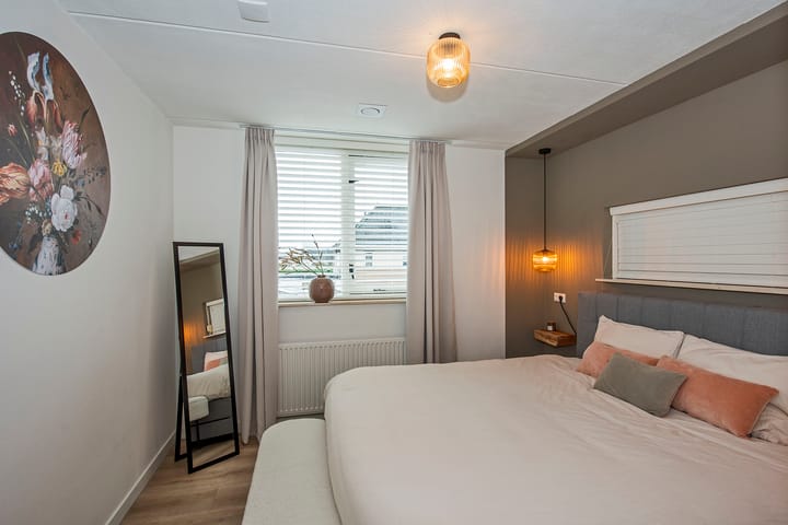 Photo 17 of Veeneslagen 91