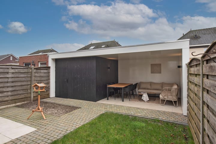 Photo 23 of Veeneslagen 91